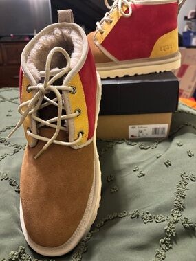 UGG Men's Neumel Mashup Box with Olive Green Laces